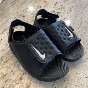 —NIKE— Sunray Sandals Swim Shoes — Size 7C